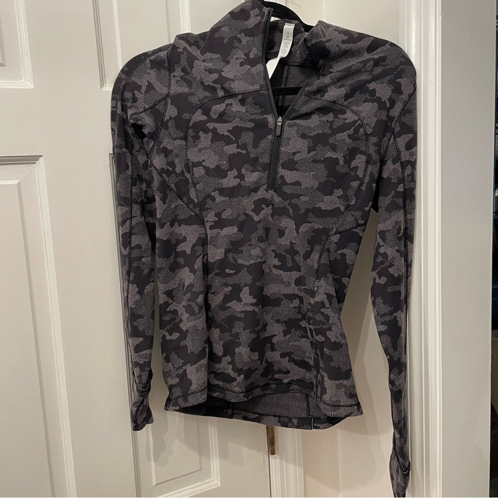 NWT Lululemon Run Briskly 1/2 Zip